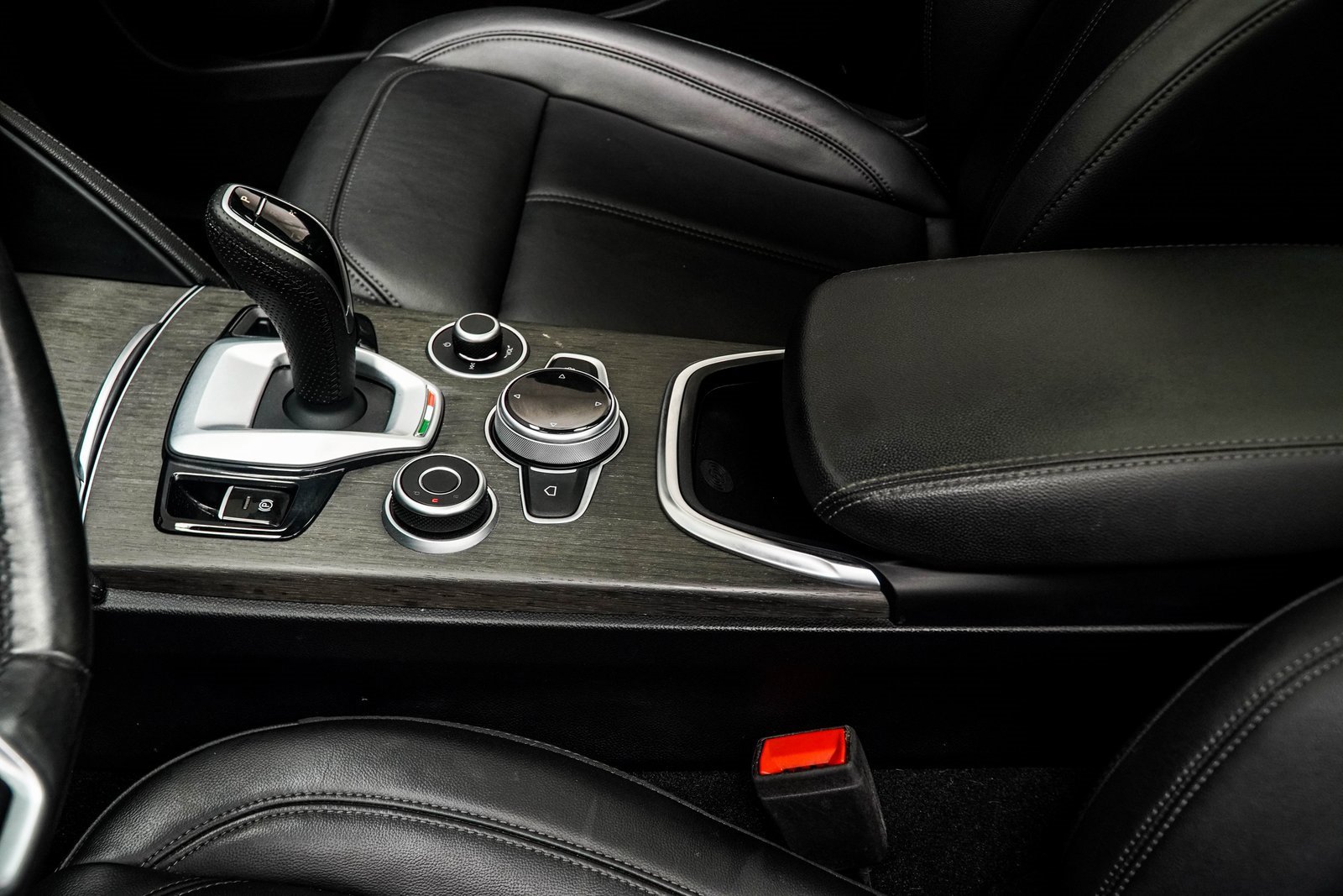 Used 2022 Alfa Romeo Stelvio Ti image 17