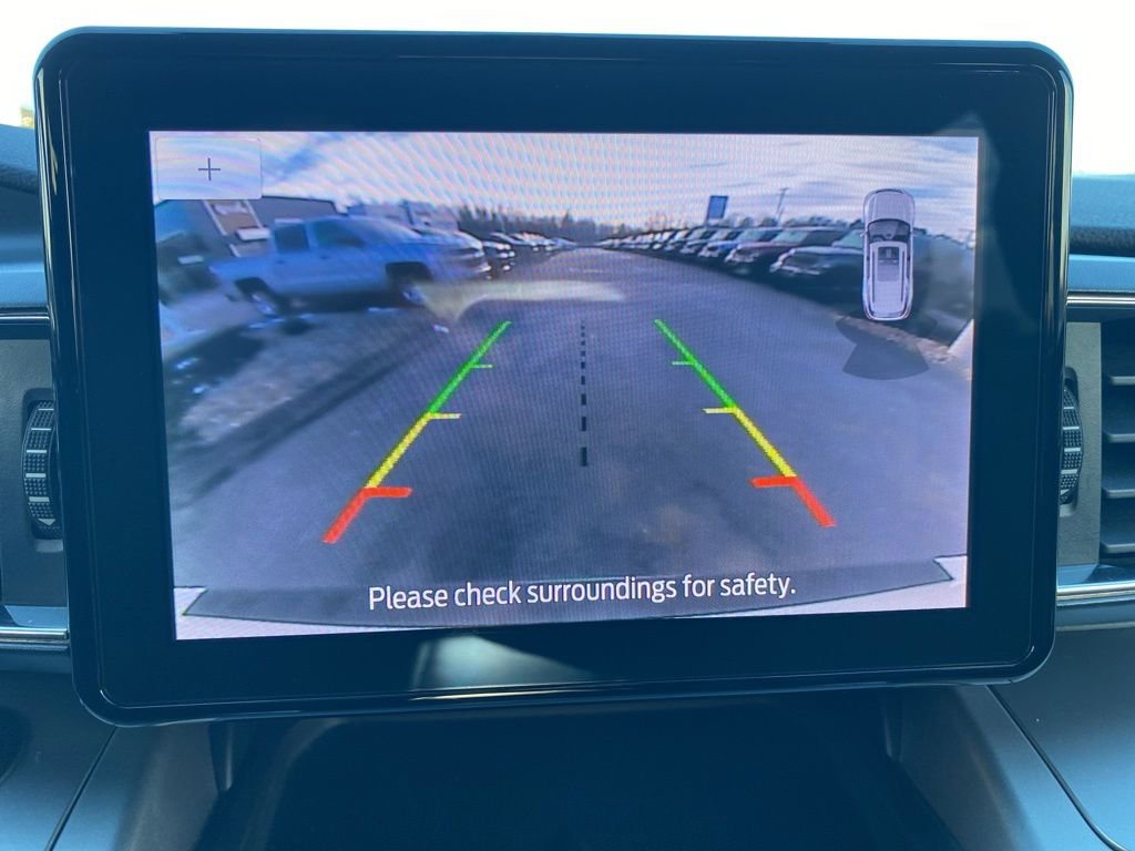 Used 2022 Ford Explorer XLT w/ Equipment Group 202A image 40