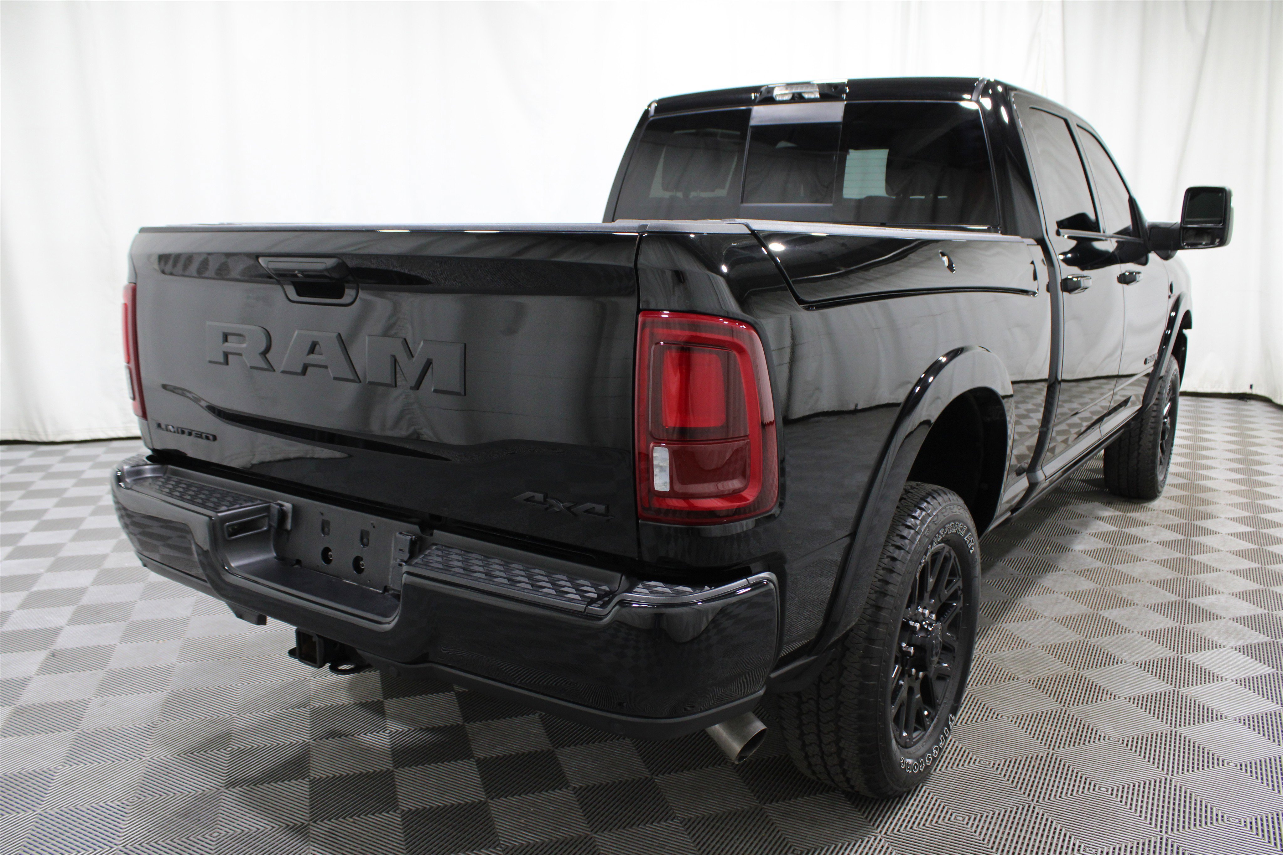 Used 2025 RAM 2500 Limited image 32