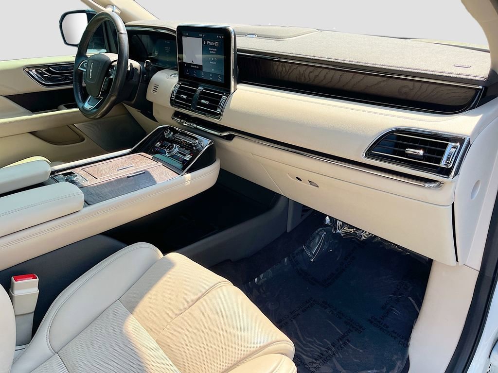 Used 2021 Lincoln Navigator Reserve w/ Luxury Package image 37