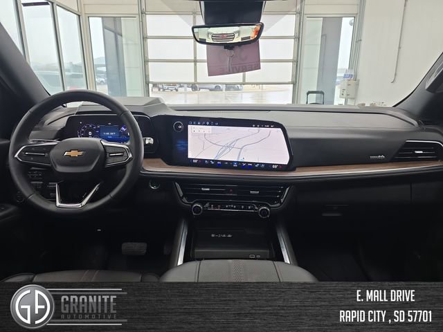 Used 2025 Chevrolet Tahoe High Country AWD/4WD image 12