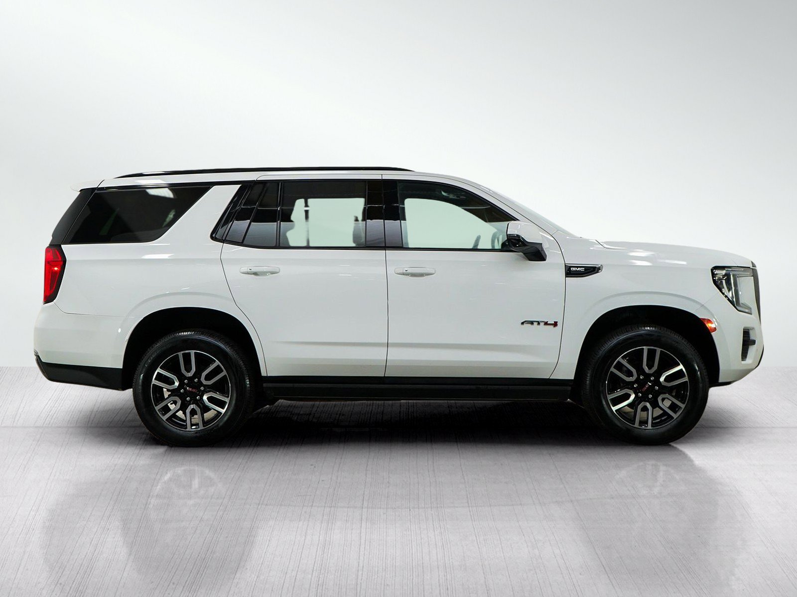 Used 2021 GMC Yukon AT4 w/ AT4 Premium Plus Package AWD/4WD image 6
