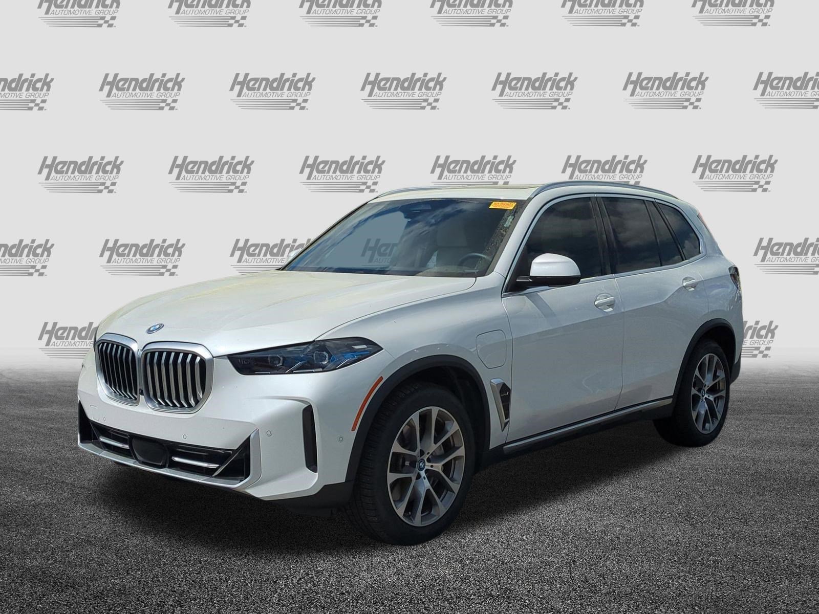 Certified 2024 BMW X5 xDrive50e w/ Premium Package image 5