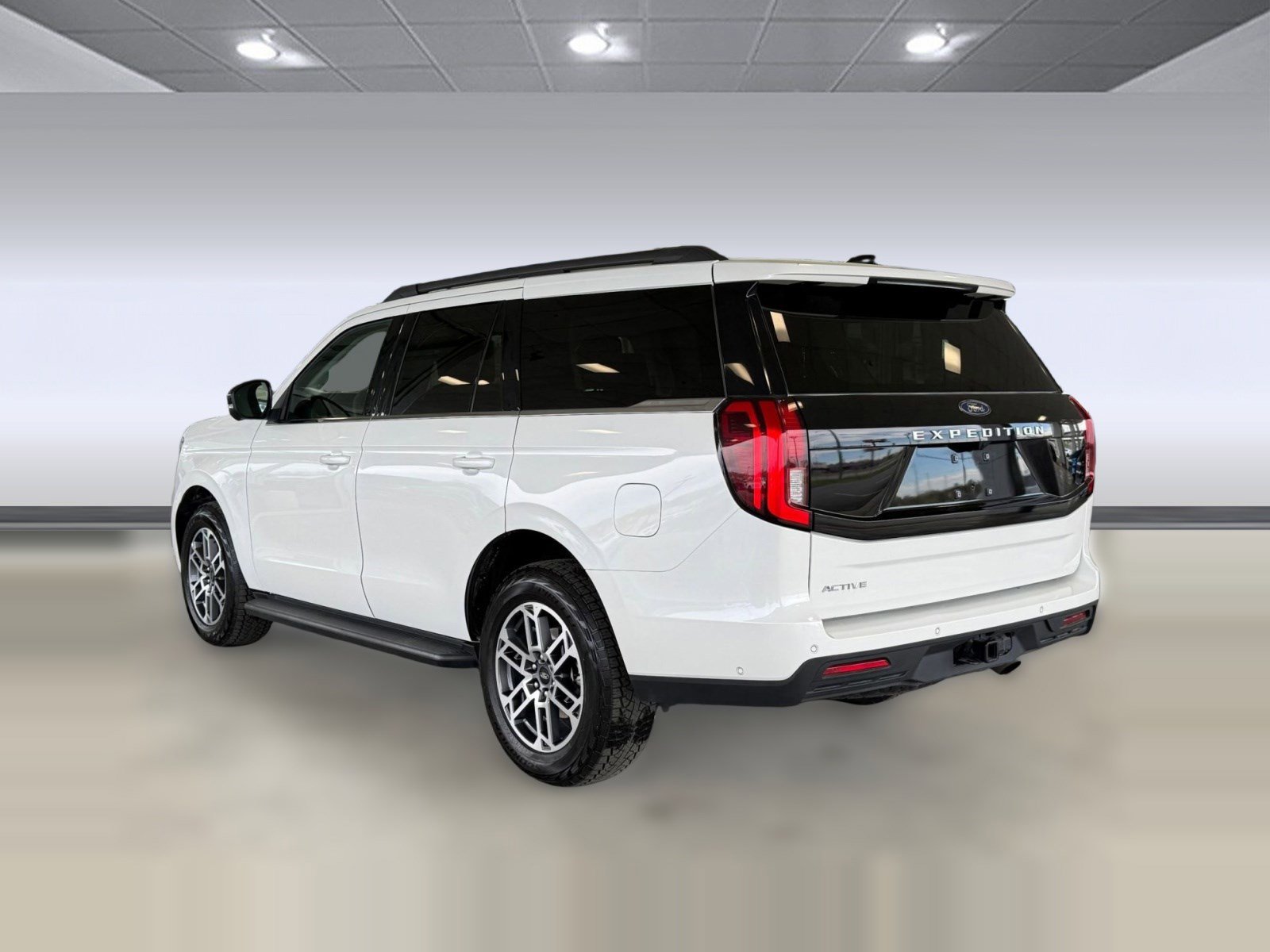 Used 2025 Ford Expedition Active AWD/4WD image 3