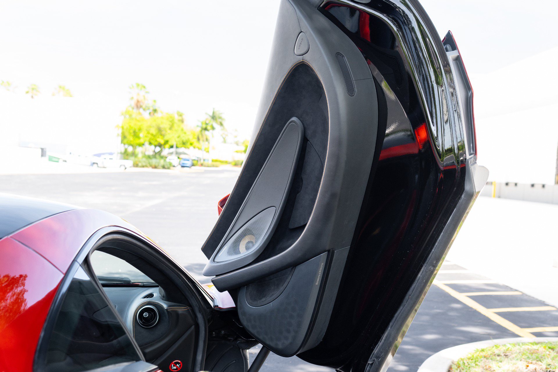 Used 2018 McLaren 570S RWD image 42