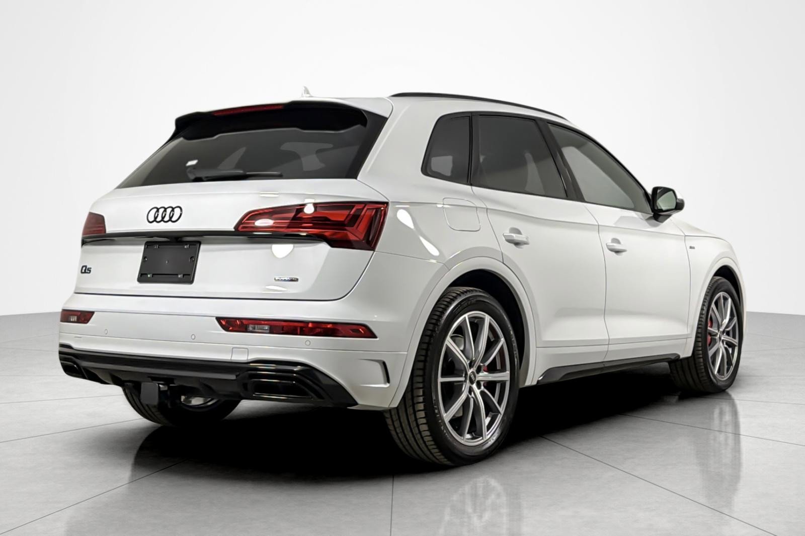 Used 2025 Audi Q5 e Premium Plus w/ Premium Plus Package image 5