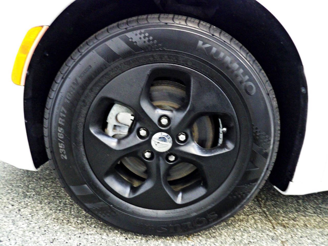 Used 2019 Chrysler Pacifica Touring Plus FWD image 17