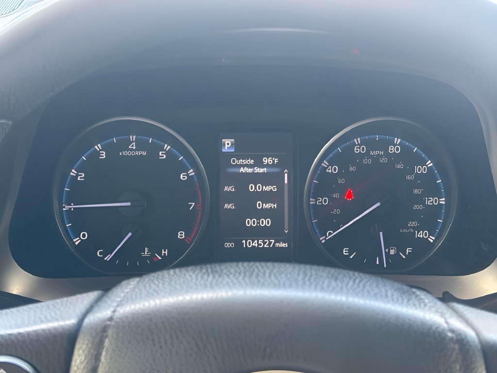 Used 2018 Toyota RAV4 LE FWD image 16