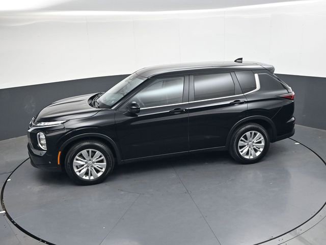 Used 2025 Mitsubishi Outlander ES image 21
