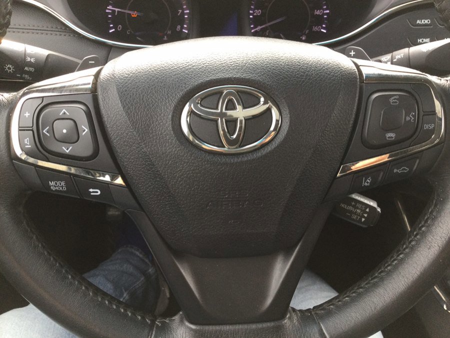 Used 2017 Toyota Avalon XLE Premium w/ All Weather Liner Package FWD image 11