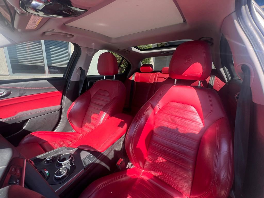 Used 2019 Alfa Romeo Giulia Ti Sport w/ Quick Order Package 22S Sport AWD/4WD image 3