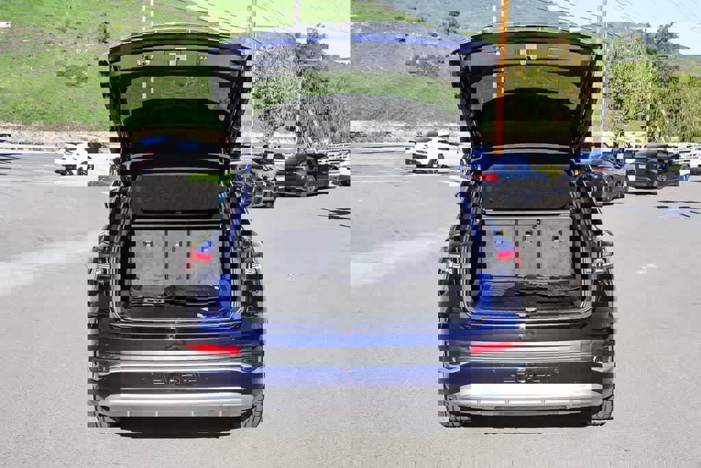 Used 2025 Audi Q4 e-tron Premium Plus w/ Premium Plus AWD/4WD image 24