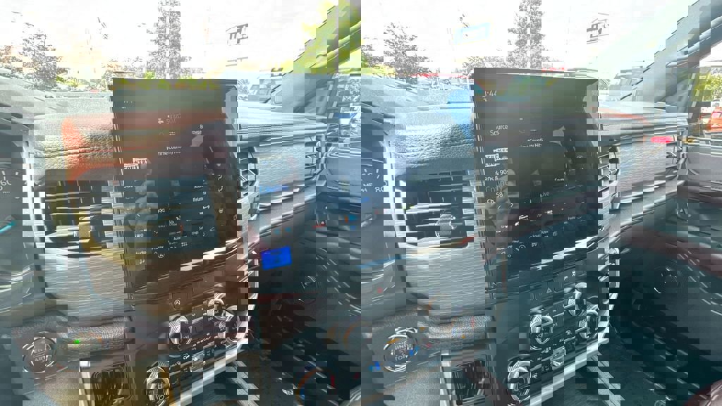 Used 2024 Ford Expedition Max Limited image 13