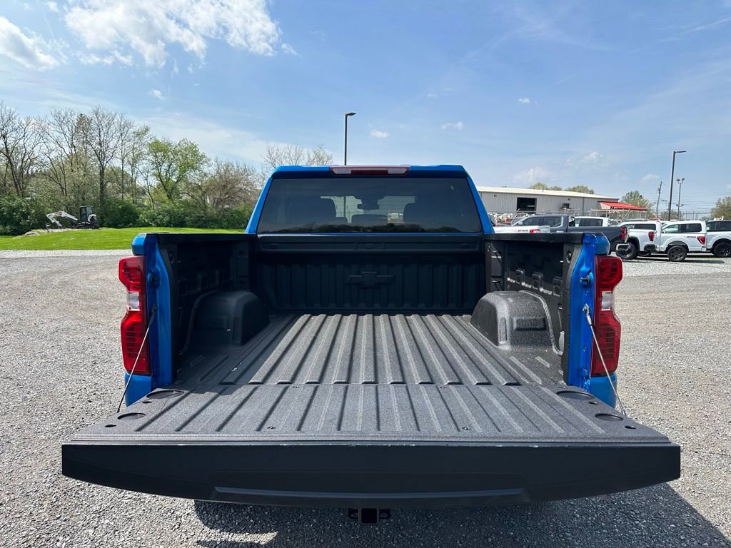 Used 2022 Chevrolet Silverado 1500 Custom Trail Boss AWD/4WD image 15