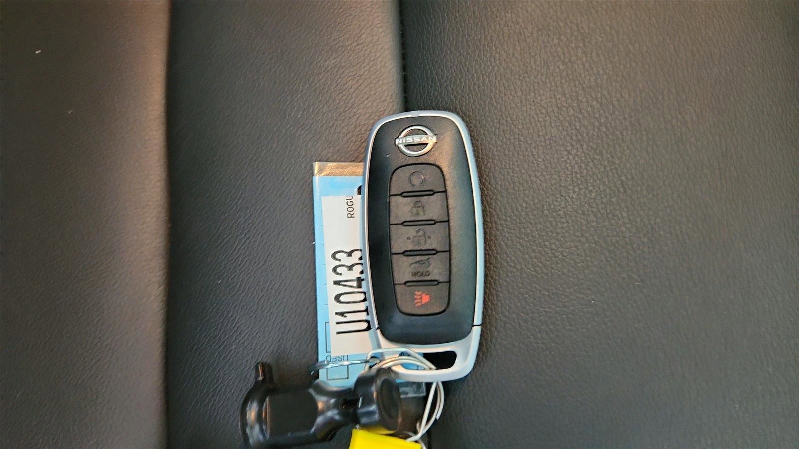 Used 2023 Nissan Rogue SL w/ SL Premium Package image 23