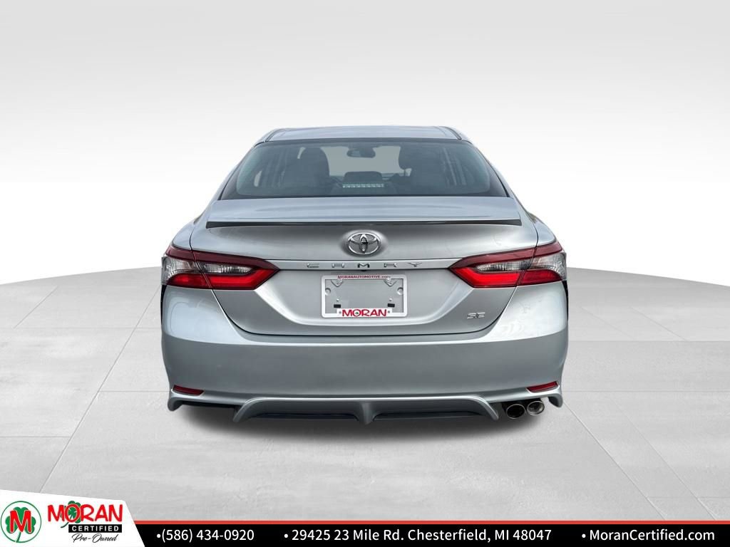 Used 2024 Toyota Camry SE FWD image 4