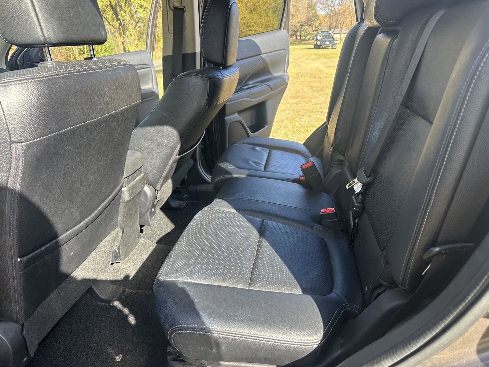 Used 2016 Mitsubishi Outlander SE image 11