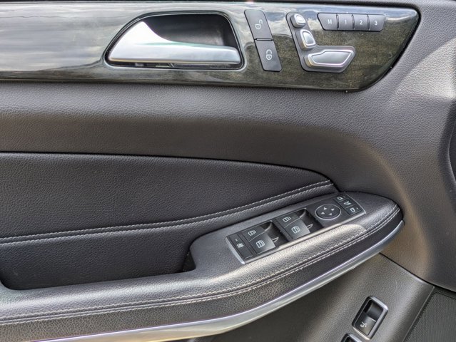 Used 2019 Mercedes-Benz GLS 550 4MATIC image 2