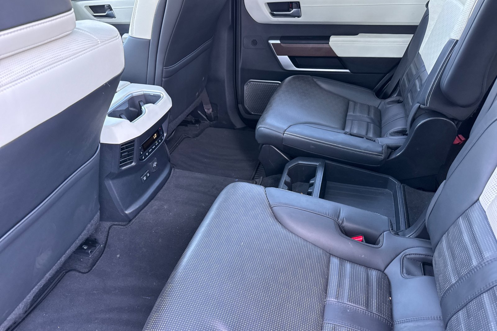 Used 2023 Toyota Sequoia Capstone AWD/4WD image 14