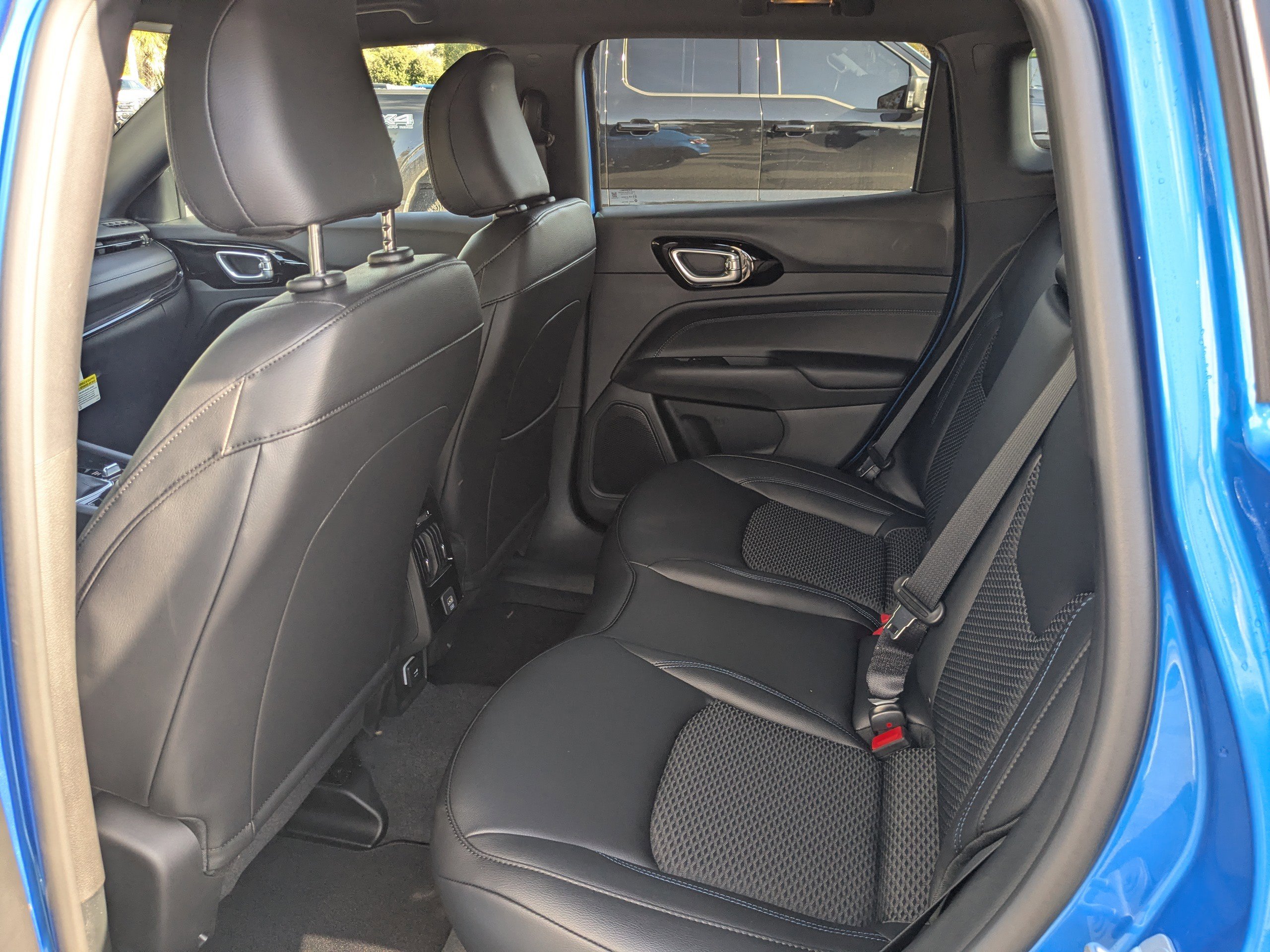 New 2026 Jeep Compass Latitude image 13