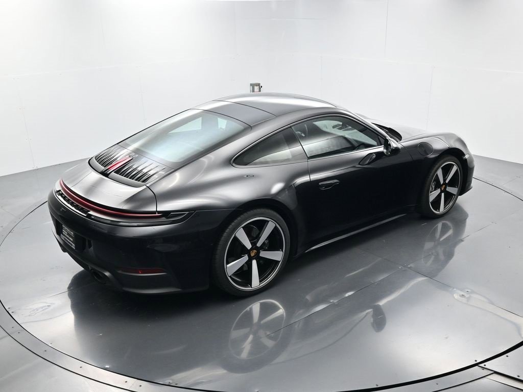 Used 2025 Porsche 911 Carrera w/ Premium Package image 38