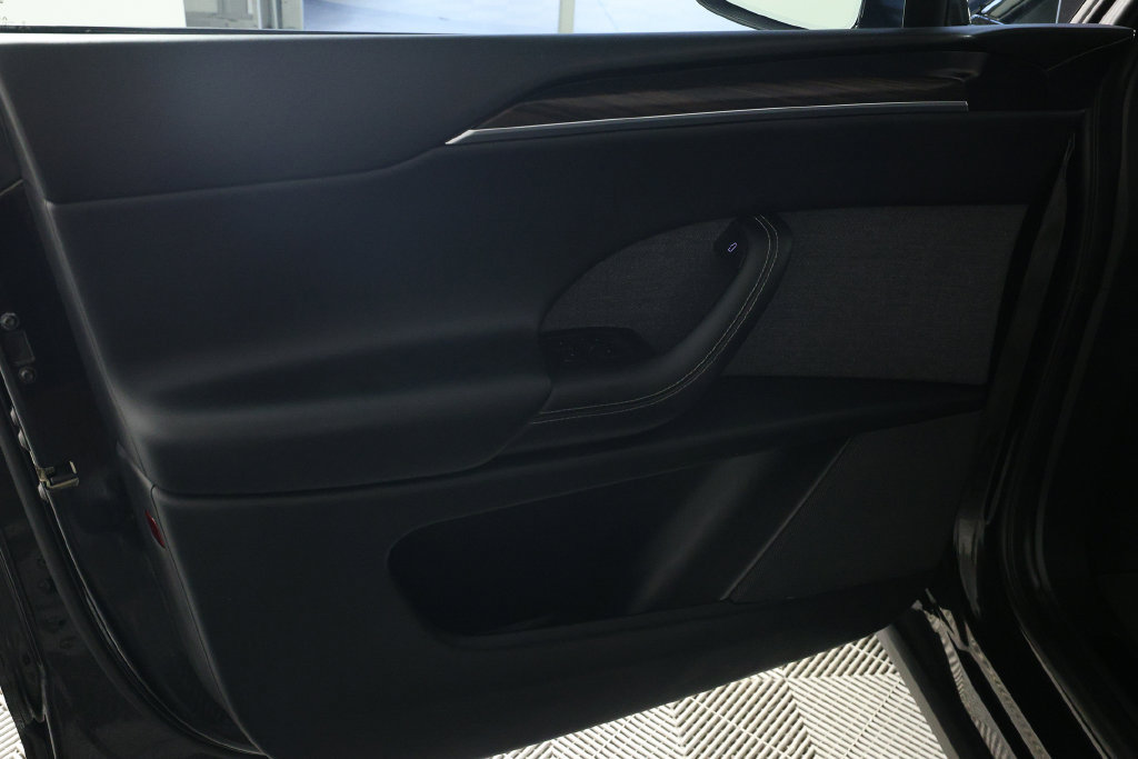 Used 2023 Tesla Model X AWD/4WD image 17
