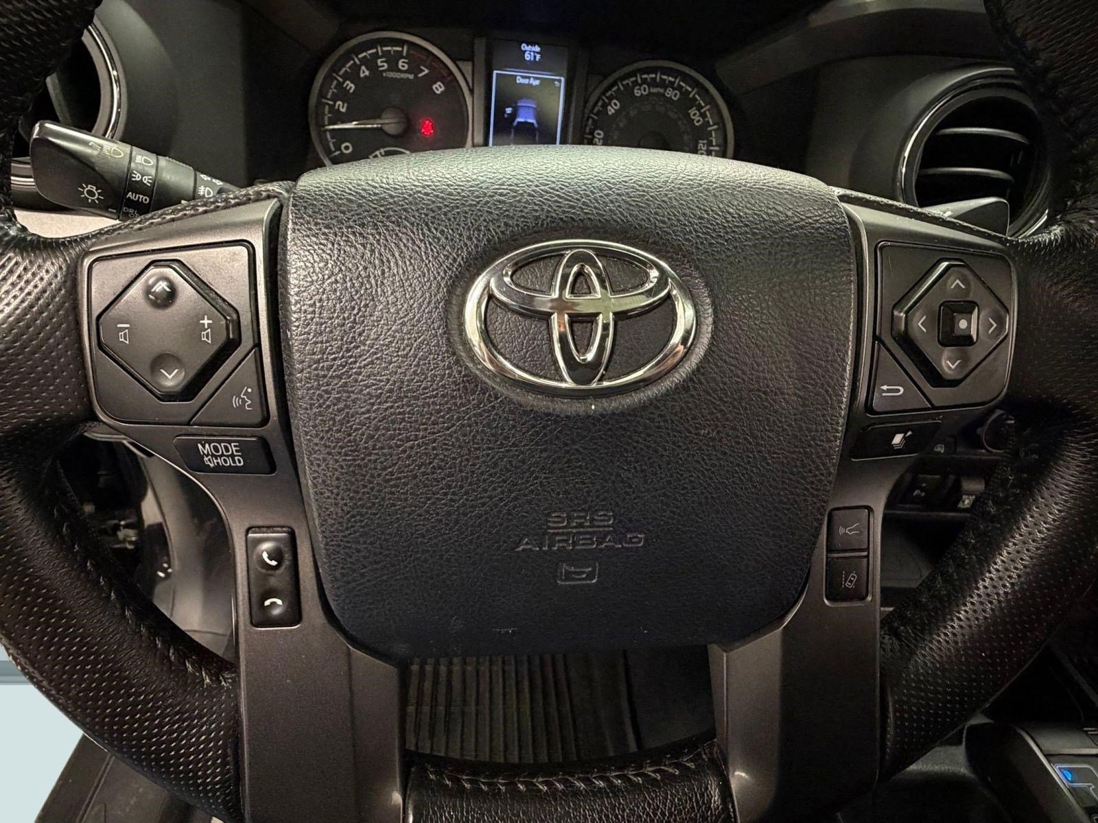 Used 2020 Toyota Tacoma TRD Sport w/ TRD Premium Sport Package AWD/4WD image 14