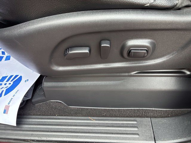 Used 2017 Nissan Titan SL AWD/4WD image 16