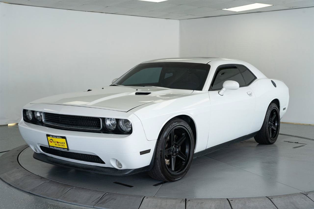 Used 2013 Dodge Challenger R/T Plus RWD image 3