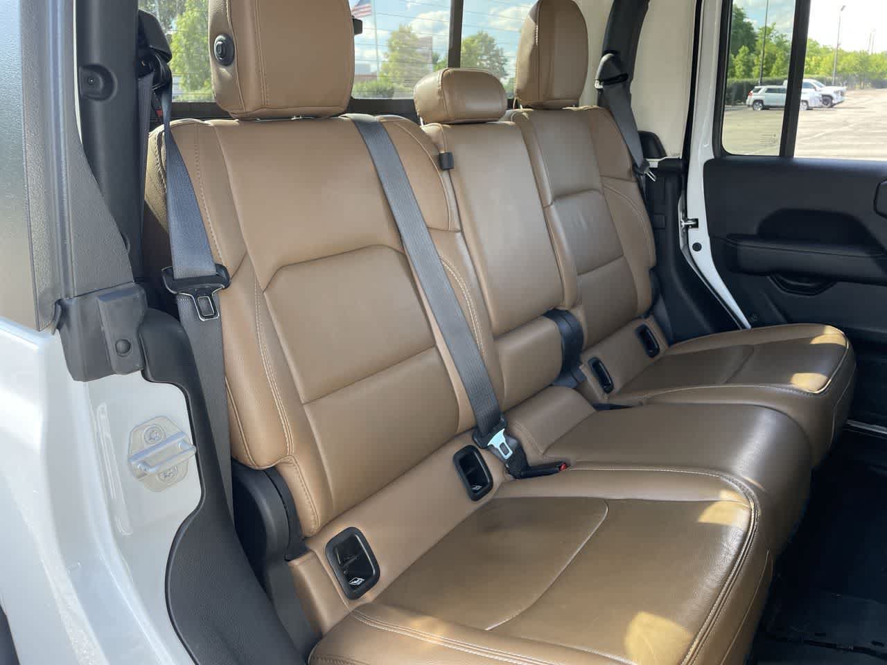 Used 2021 Jeep Gladiator Rubicon AWD/4WD image 15