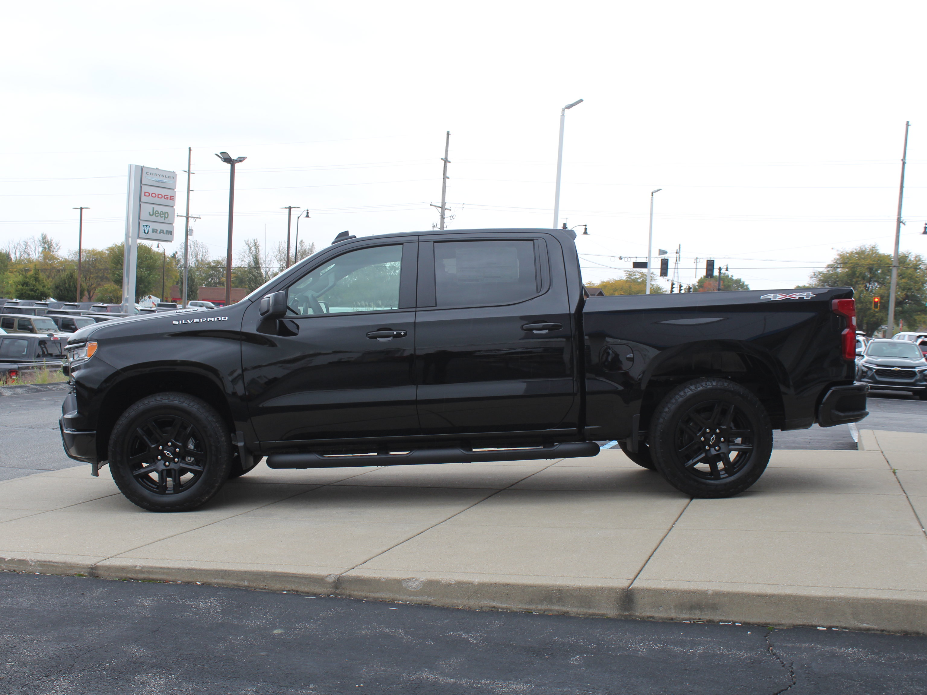 New 2026 Chevrolet Silverado 1500 RST w/ RST Select Package AWD/4WD image 8
