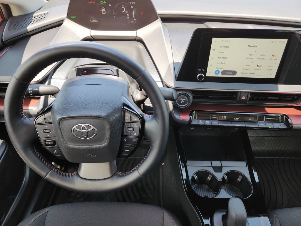 Used 2025 Toyota Prius Plug-In Hybrid FWD image 28