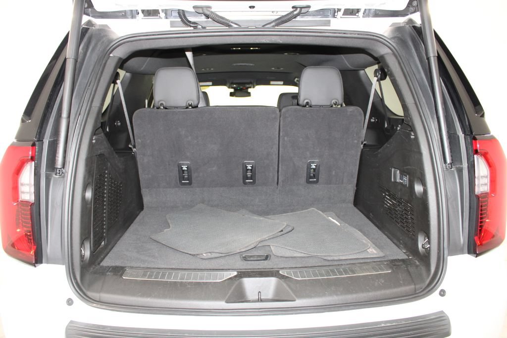 Used 2025 GMC Yukon XL Denali AWD/4WD image 17