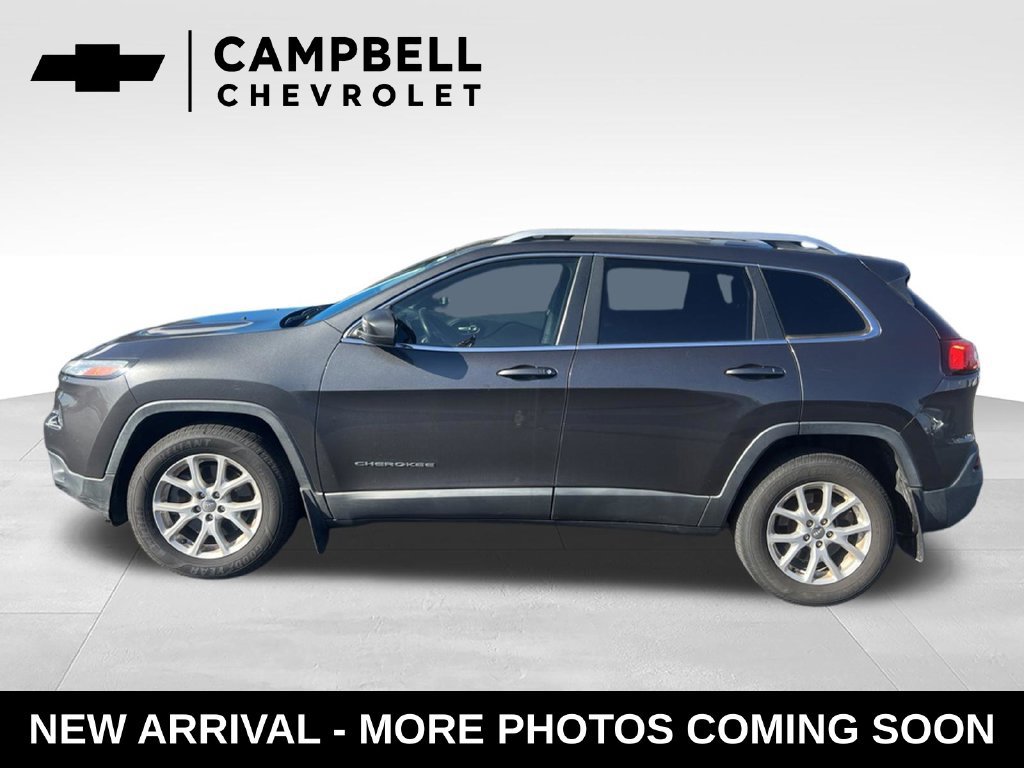 Used 2015 Jeep Cherokee Latitude w/ Comfort/Convenience Group AWD/4WD image 2