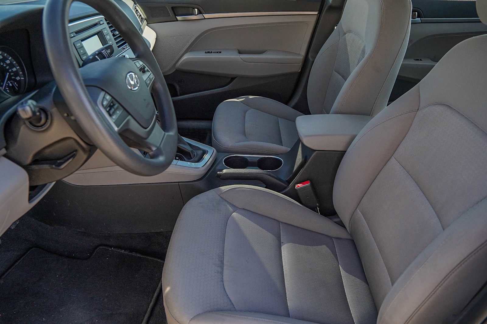 Used 2017 Hyundai Elantra SE image 10