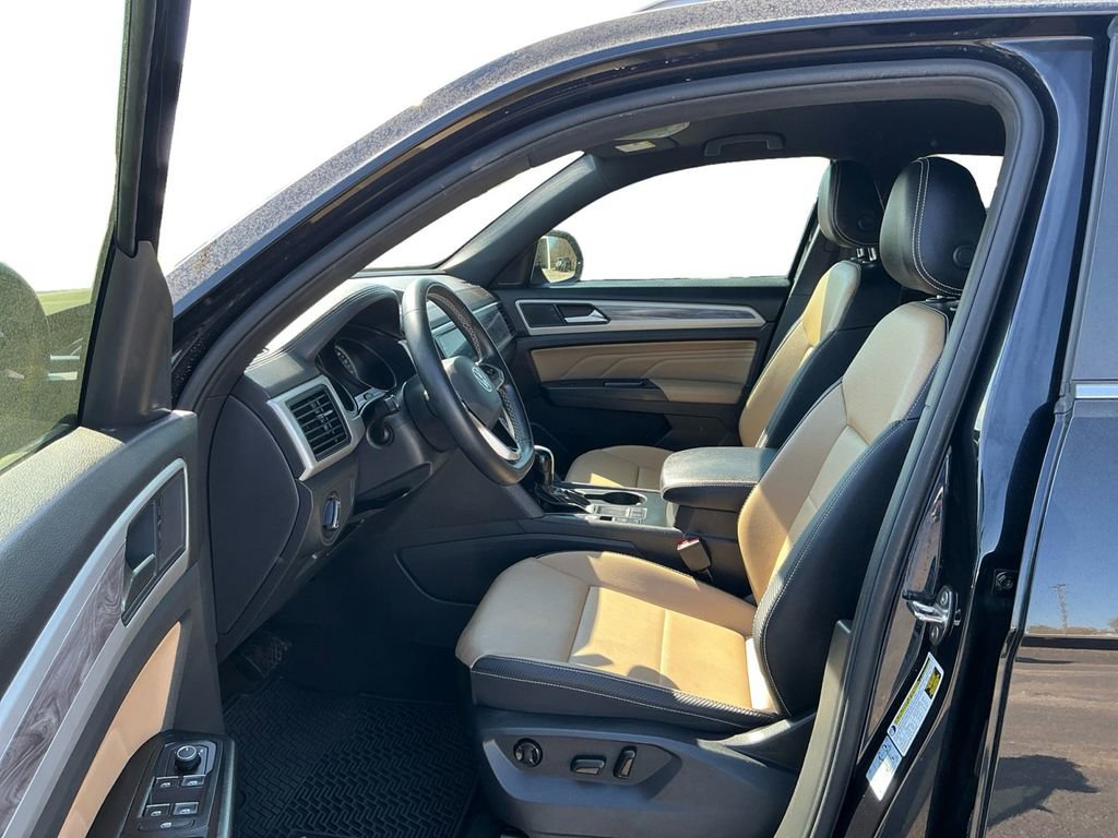 Used 2021 Volkswagen Atlas Cross Sport SE image 14