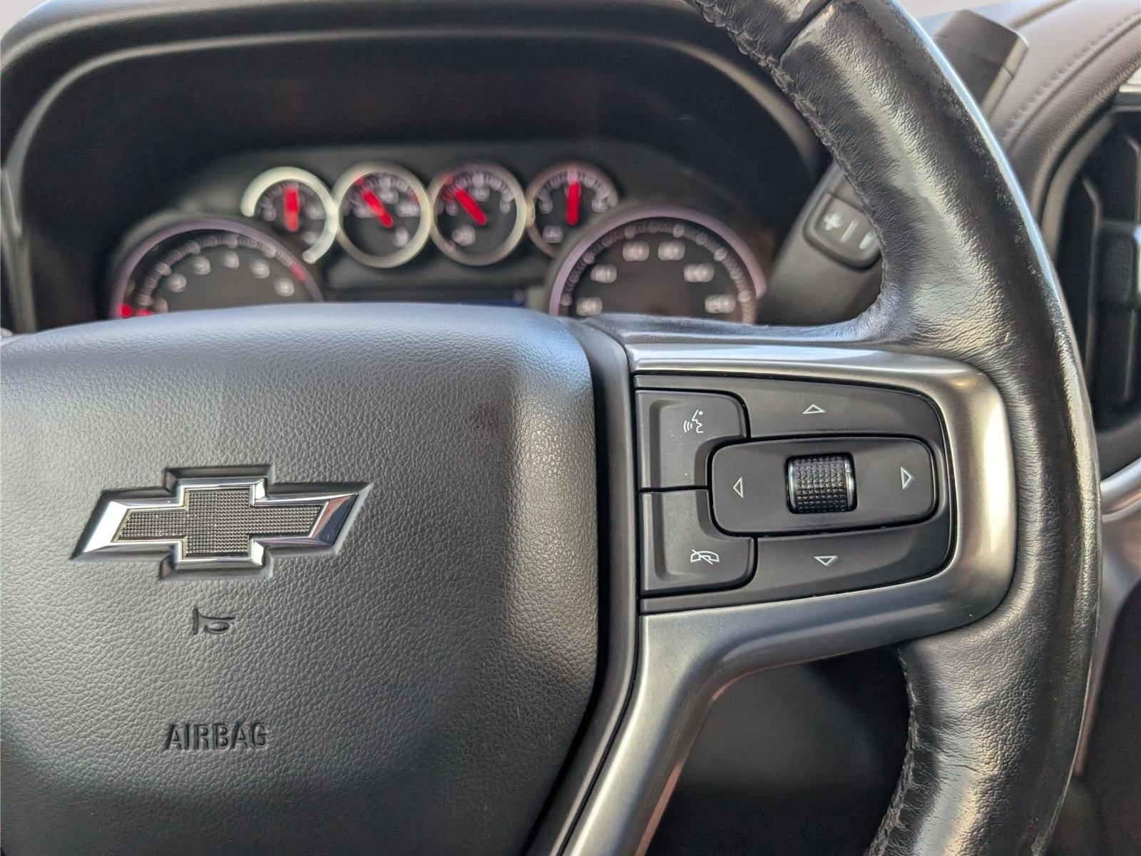 Used 2019 Chevrolet Silverado 1500 LT Trail Boss AWD/4WD image 24