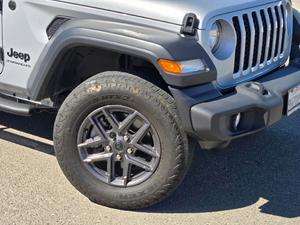 Used 2024 Jeep Wrangler Sport AWD/4WD image 9