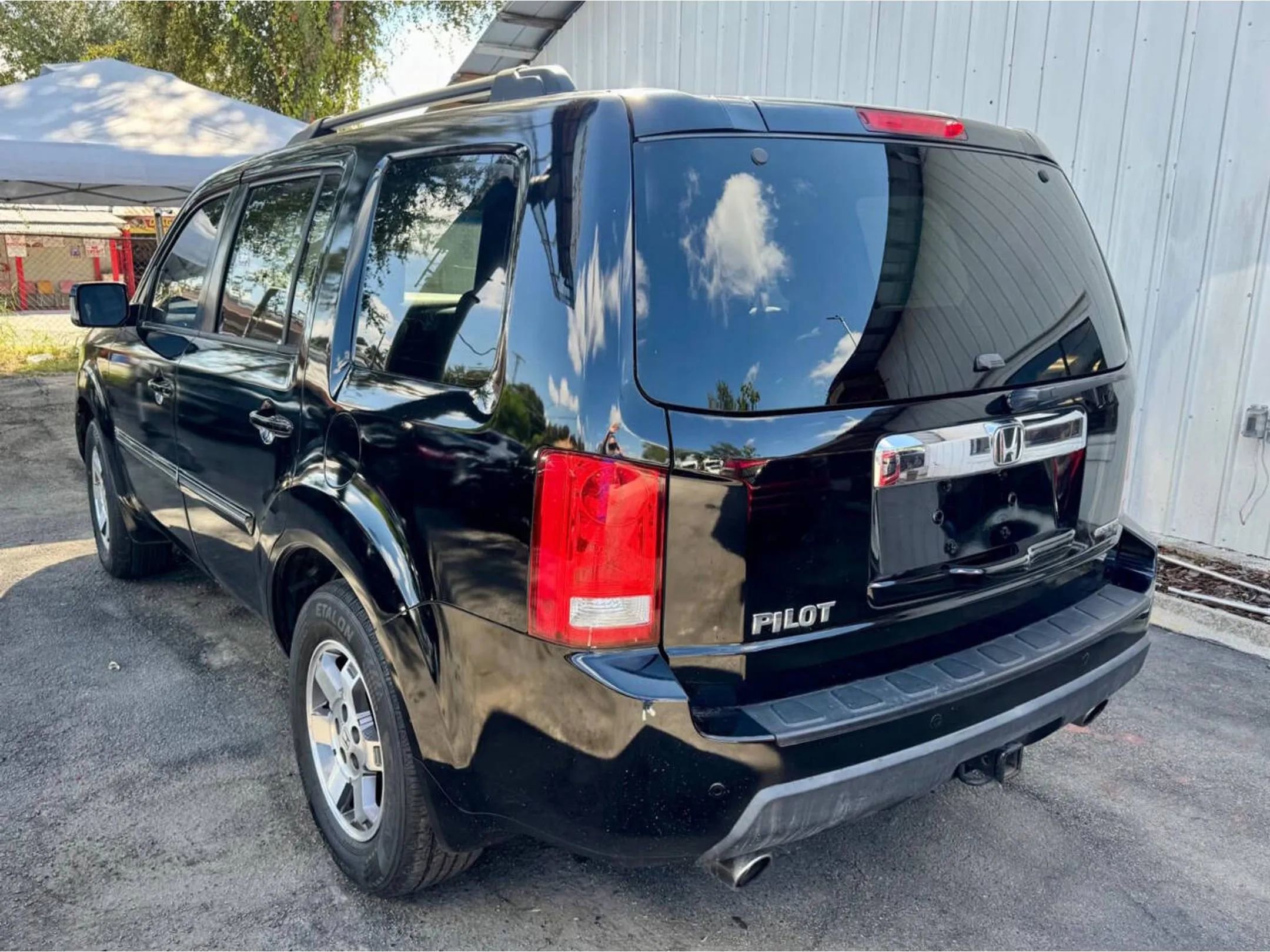 Used 2011 Honda Pilot Touring image 12