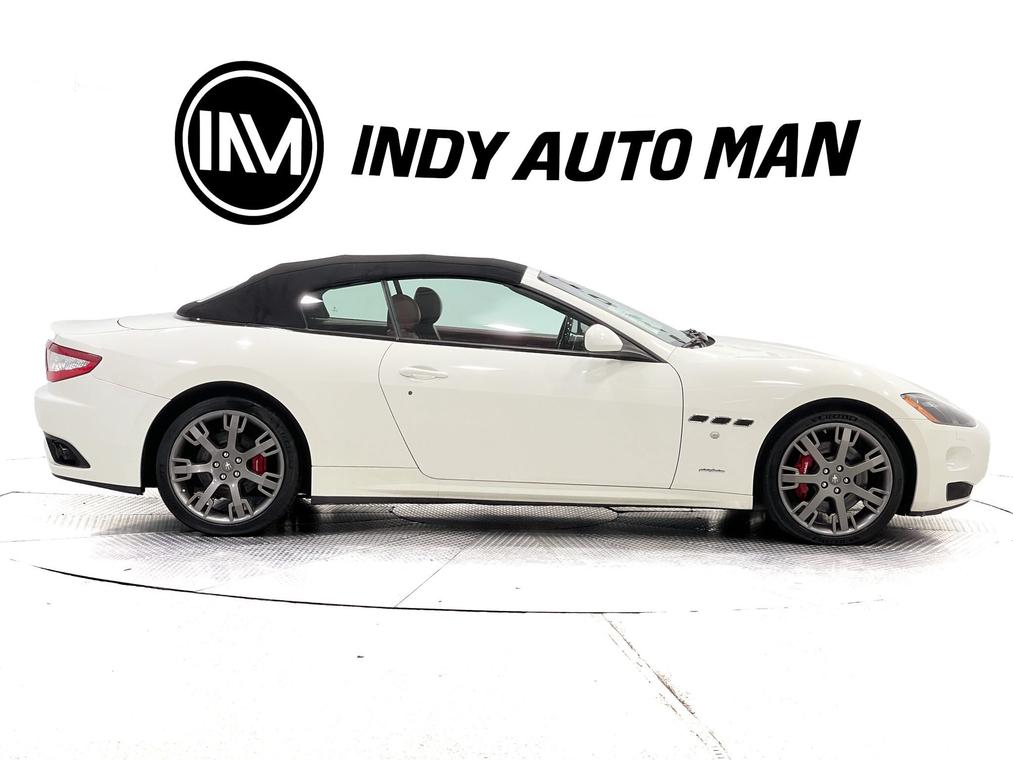 Used 2017 Maserati GranTurismo Convertible RWD image 3