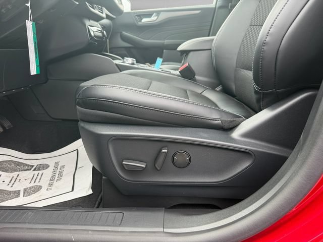 New 2026 Ford Escape SE w/ Class II Trailer Tow Package FWD image 12