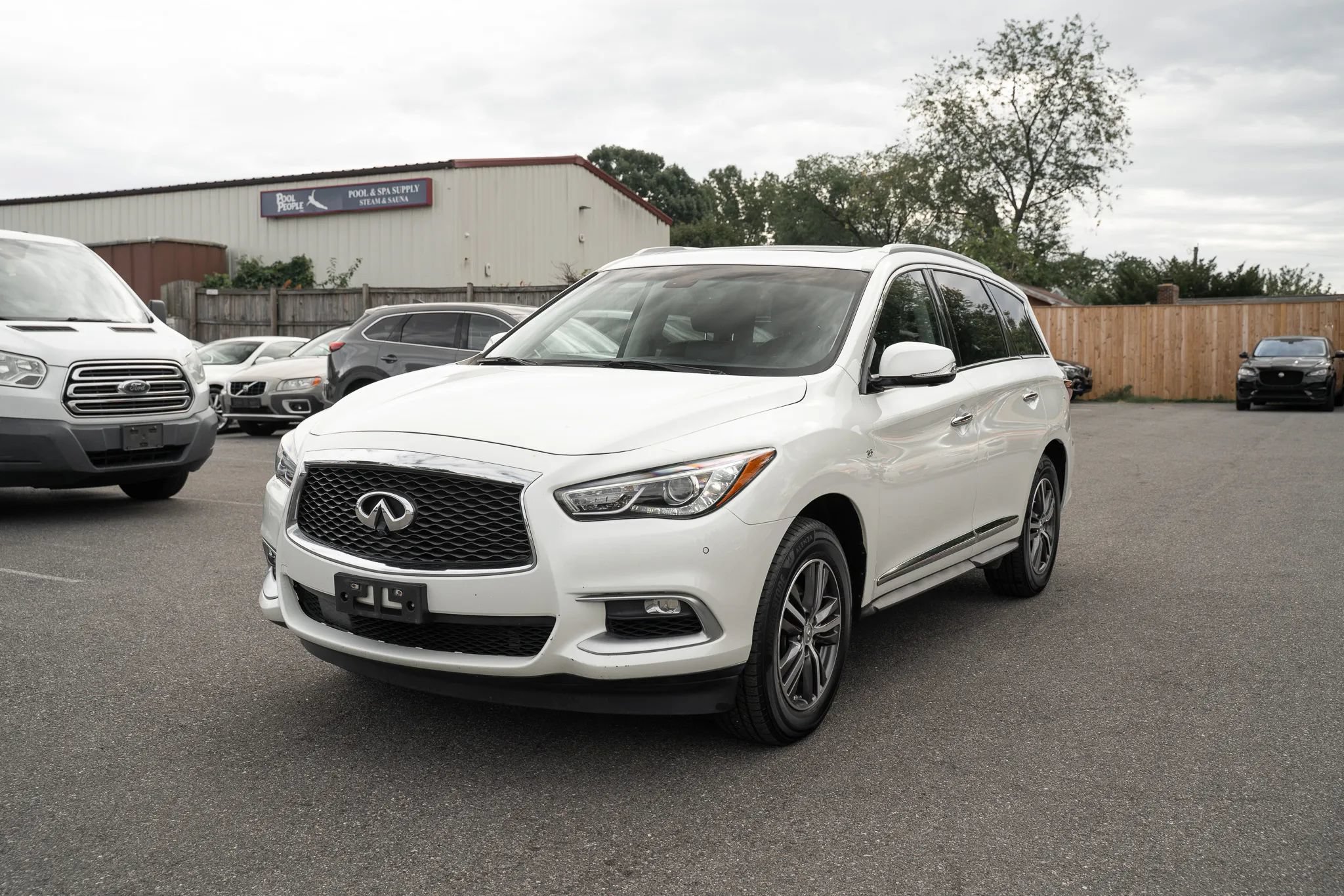 Used 2016 INFINITI QX60 Luxe w/ Premium Plus Package AWD/4WD image 5