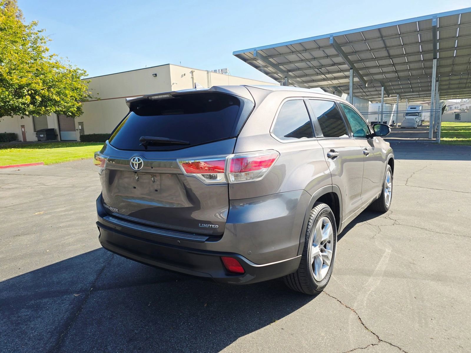 Used 2016 Toyota Highlander Limited image 8