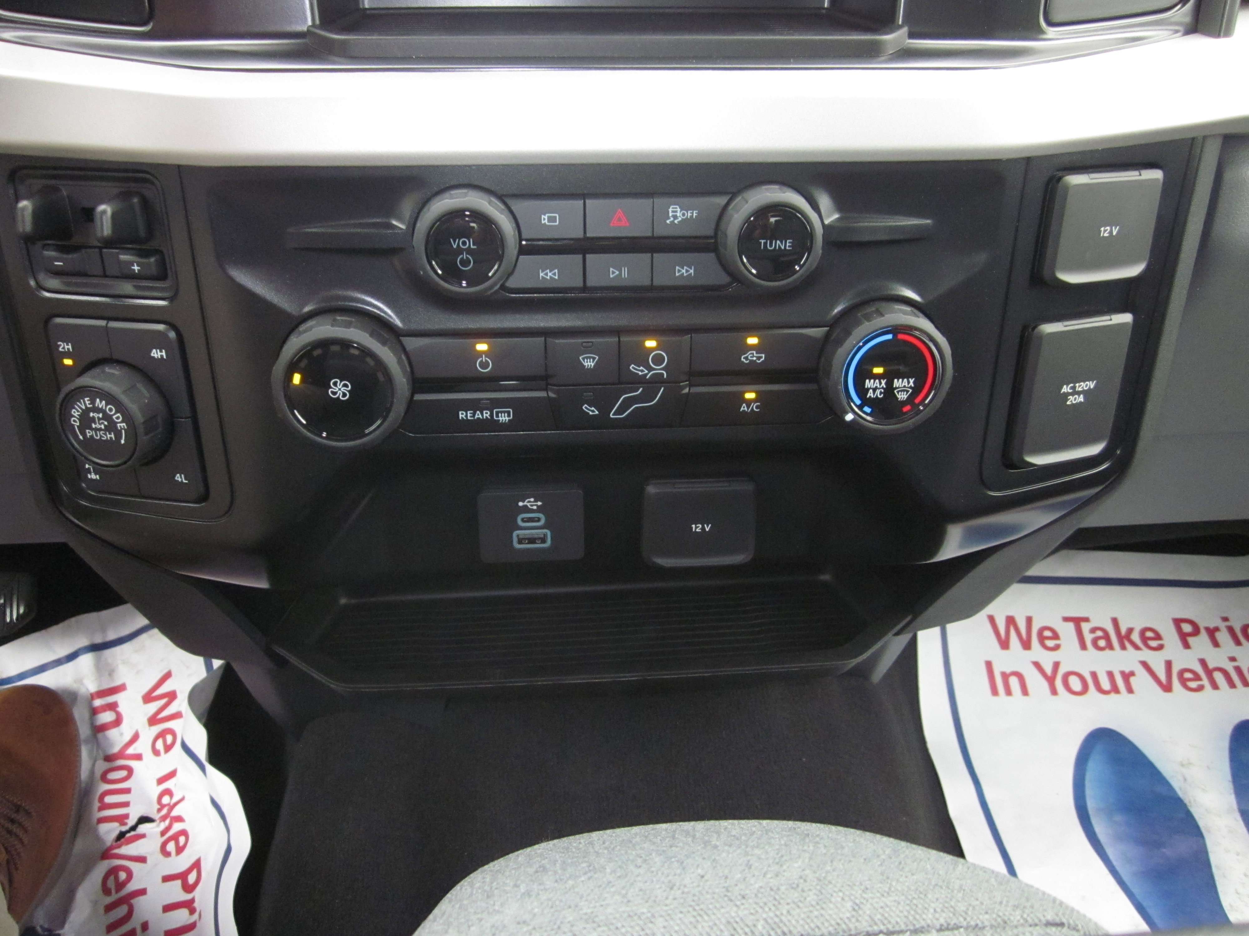 New 2025 Ford F350 XLT w/ Tremor Off-Road Package image 14