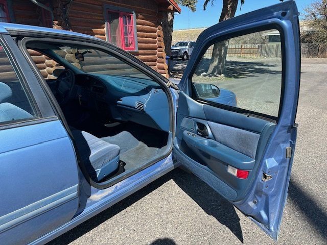 Used 1995 Ford Taurus GL image 23
