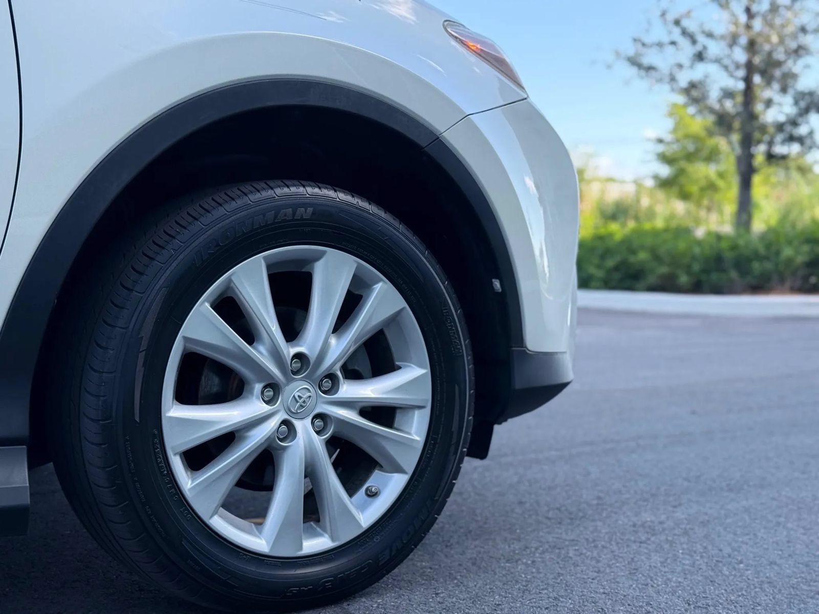 Used 2013 Toyota RAV4 Limited FWD image 19