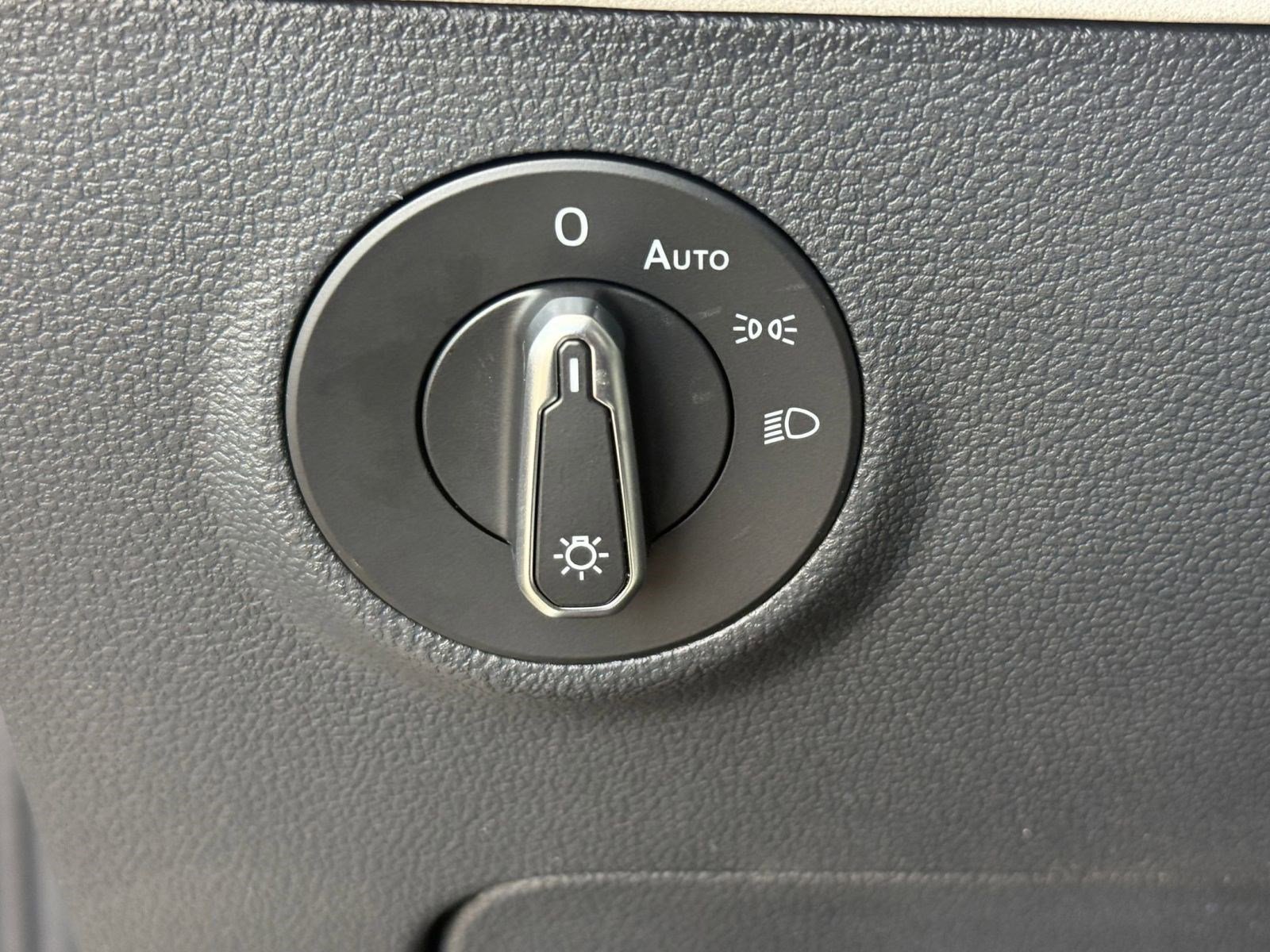 New 2026 Volkswagen Taos SE image 24