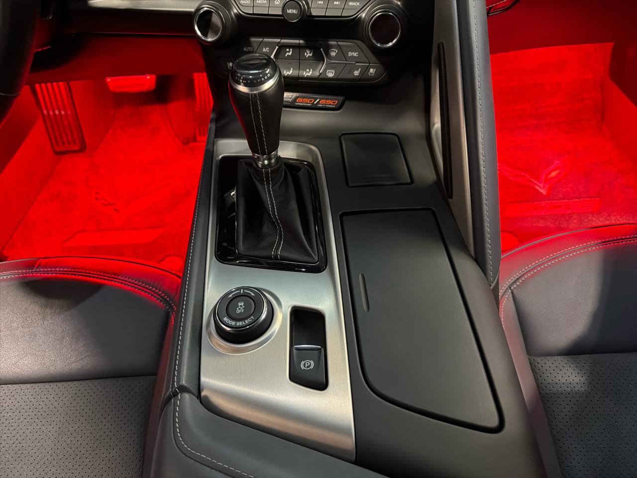 Used 2015 Chevrolet Corvette Z06 w/ 3LZ Preferred Equipment Group image 19