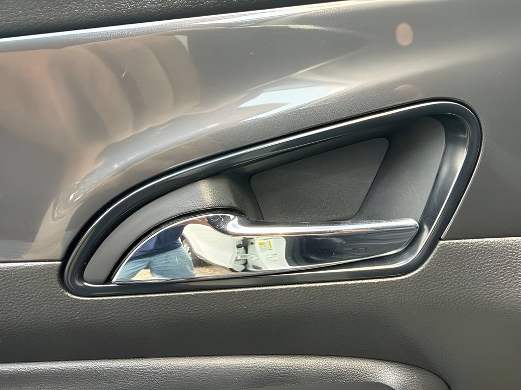 Used 2021 Buick Encore Preferred FWD image 11