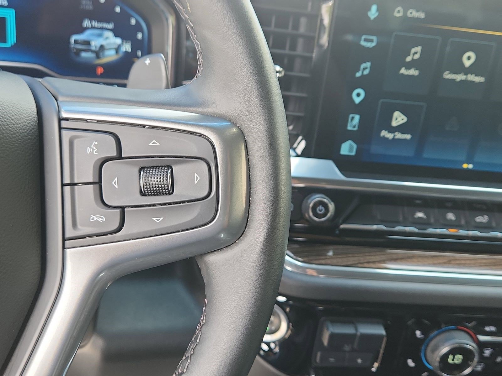 Used 2025 Chevrolet Silverado 1500 LT Trail Boss w/ Convenience Package II AWD/4WD image 24